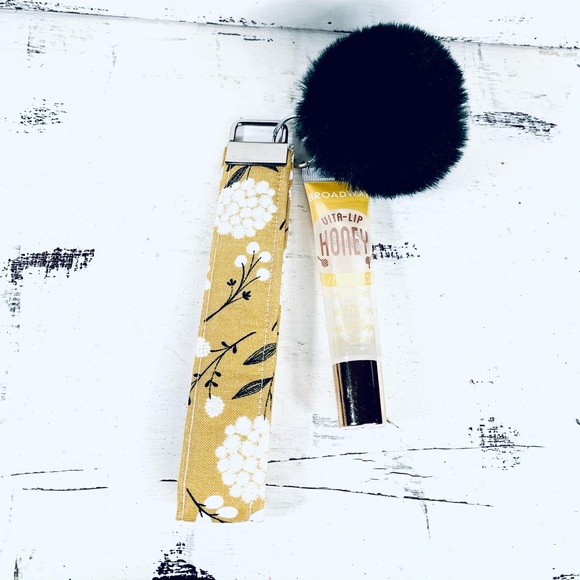 Happy Lipgloss Keychain KeyFob Yellow Flower Leaf - Picture 4 of 4